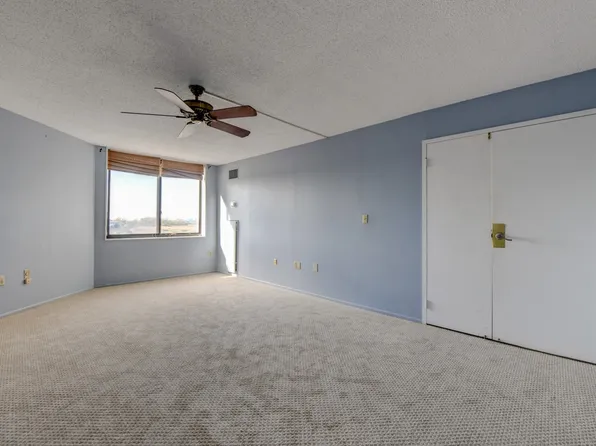 232 Harmon Cove Tower image 21 of 46