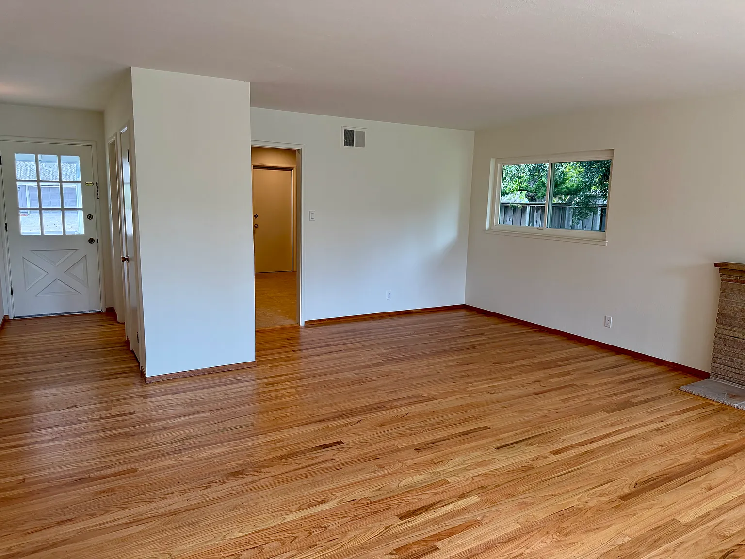 3 bed, 1232 sqft, $5,495 — Photo 4