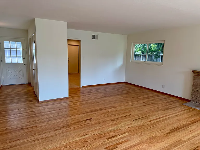 975 Inverness Way — Photo 4