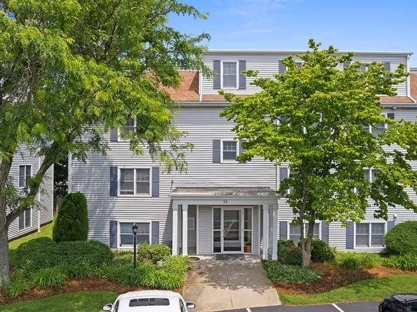 26 Webb Pl APT 1D, Mansfield, MA 02048
