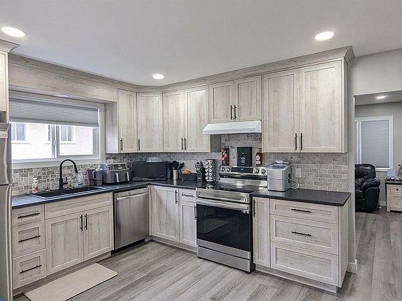 2nd image of 4310 48a St