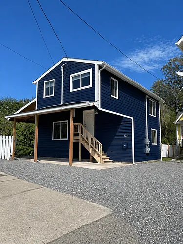 1221 Franklin St Photo 1