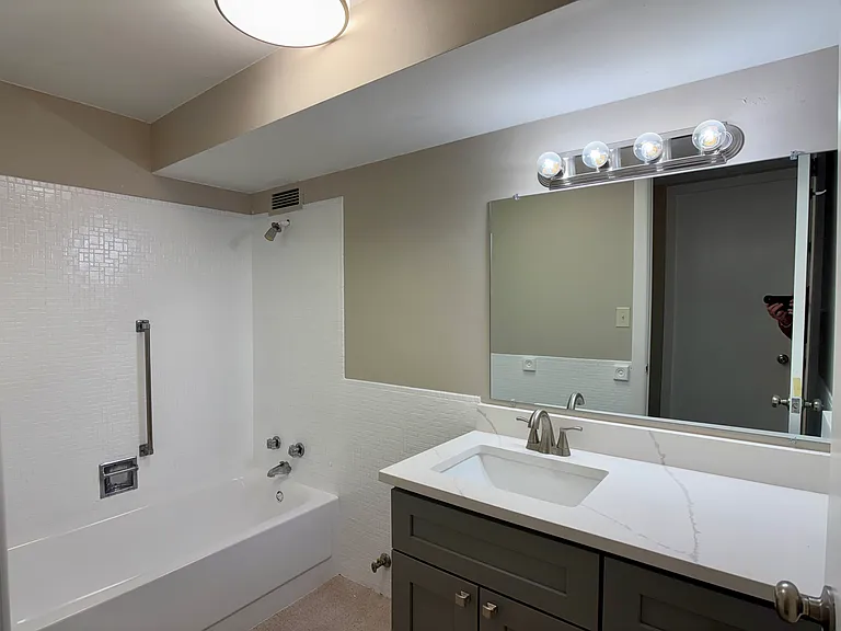 1155 Ash St #708 — Photo 6