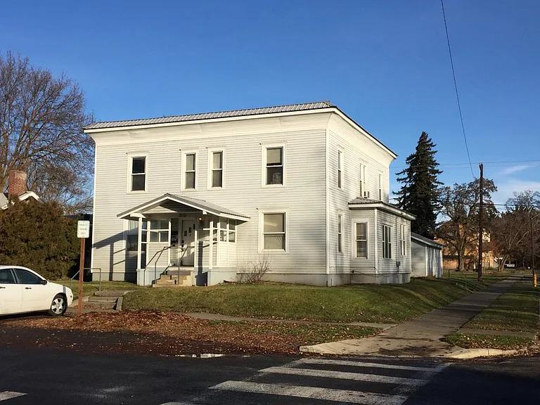 300 N Sprague St #3 — Photo 1