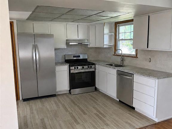 2nd image of 519 Folk St