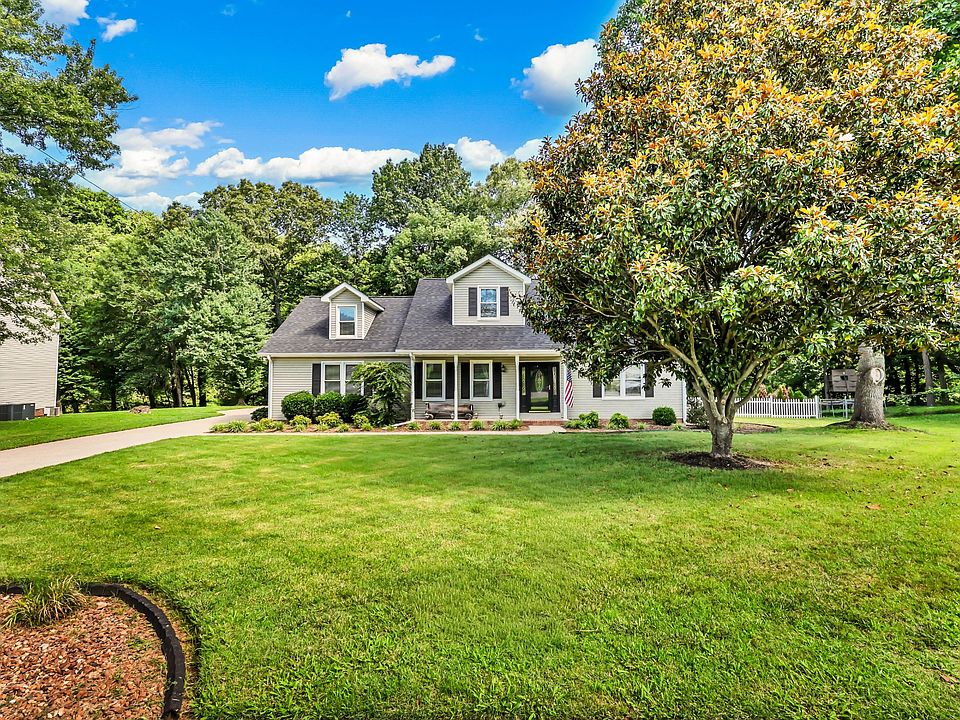 1st image of 3424 Clearwater Dr