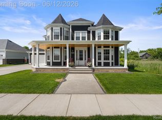 19433 Rachael Dr, Macomb, MI 48042