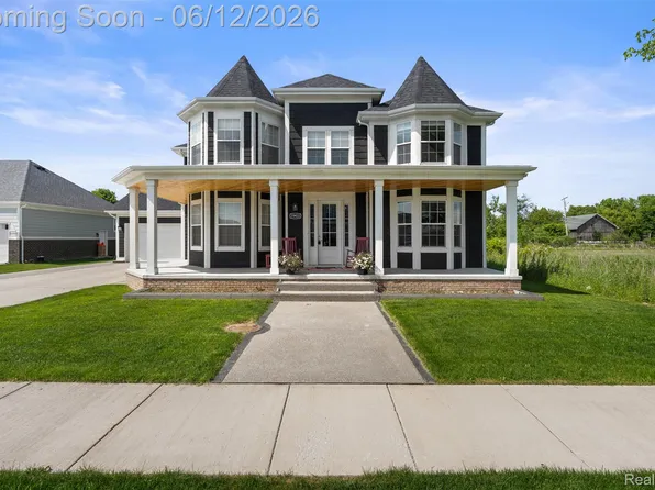 19433 Rachael Dr, Macomb, MI 48042