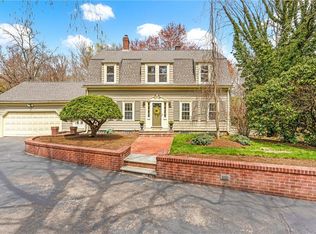 27 Peeptoad Rd, Scituate, RI 02857