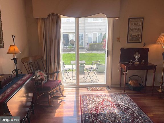 5th image of 704 Karens Ct #704