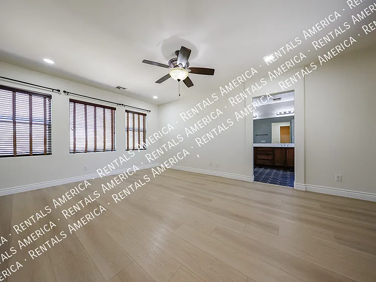 1081 N Mason Dr — Photo 10