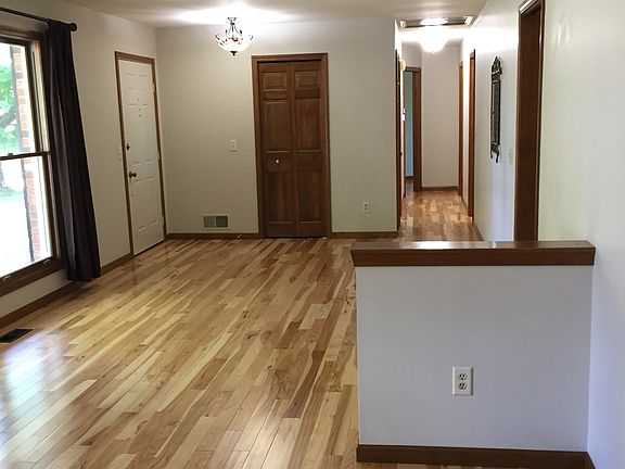 4th image of 1905 Skyler Dr