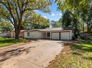 2210 Hackberry Dr, Arlington, TX 76013