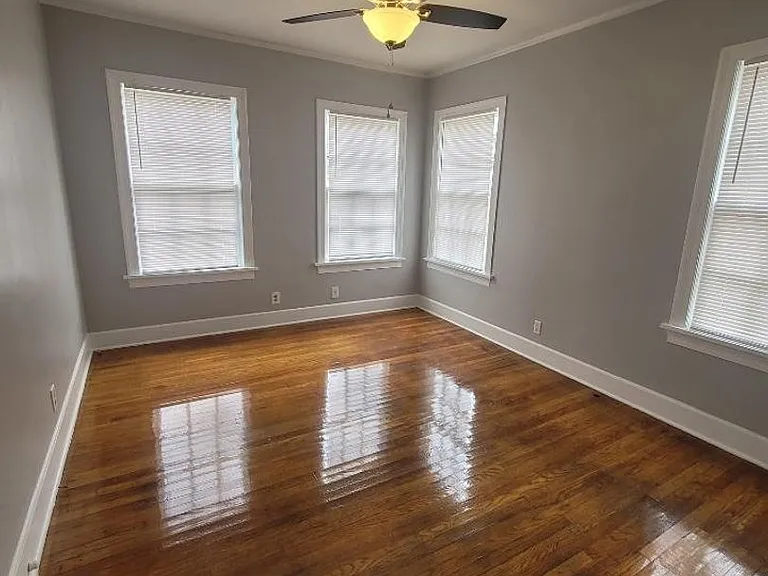 103 E Robinson Pl — Photo 3