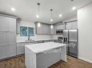 1809 Devon Pl, Vista, CA 92084