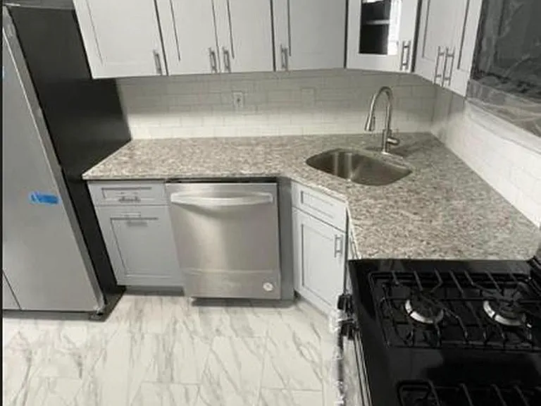 204 Darwin Ln — Photo 13