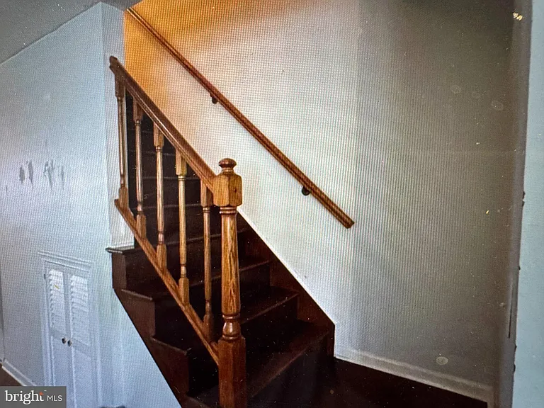 211 Gambocz Ct — Photo 8