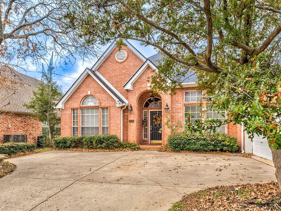 1st image of 2525 Woodside Dr