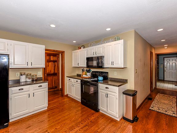 5th image of 2211 Sourwood Ct