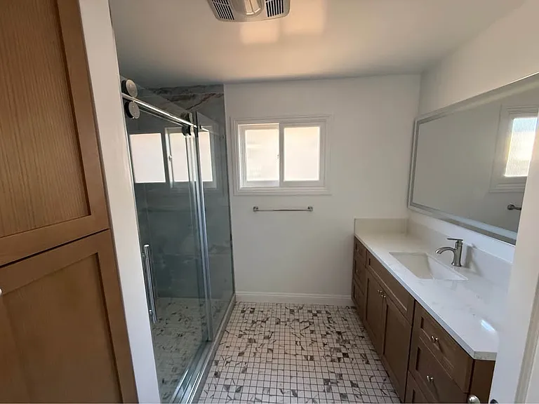 6039 Beeman Ave — Photo 11