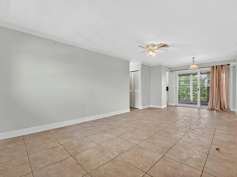 941 Crystal Lake Dr #302 — Photo 12