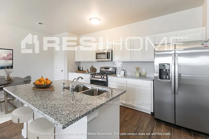 1190 Round Leaf Rd — Photo 3