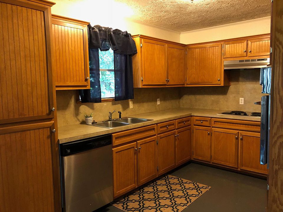 2nd image of 2811 Magnolia Ln