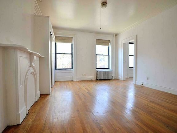 3rd image of 245 Saint James Pl #3