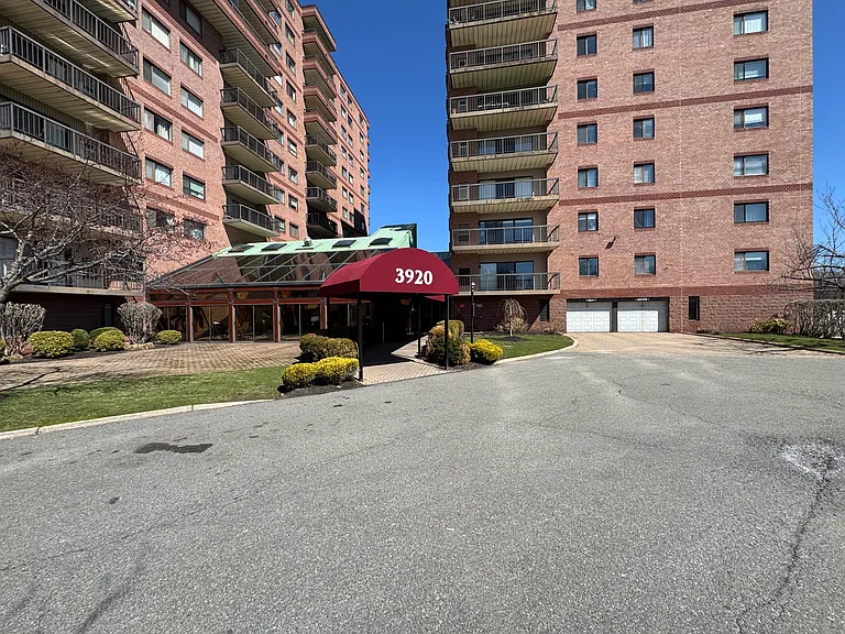 3920 Mystic Valley Pkwy #410 — Photo 23