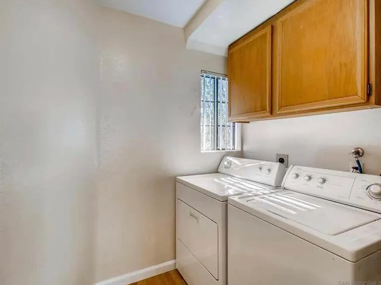 9250 Towne Centre Dr #1 — Photo 10