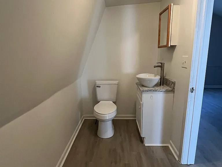 220 E Birch St — Photo 10