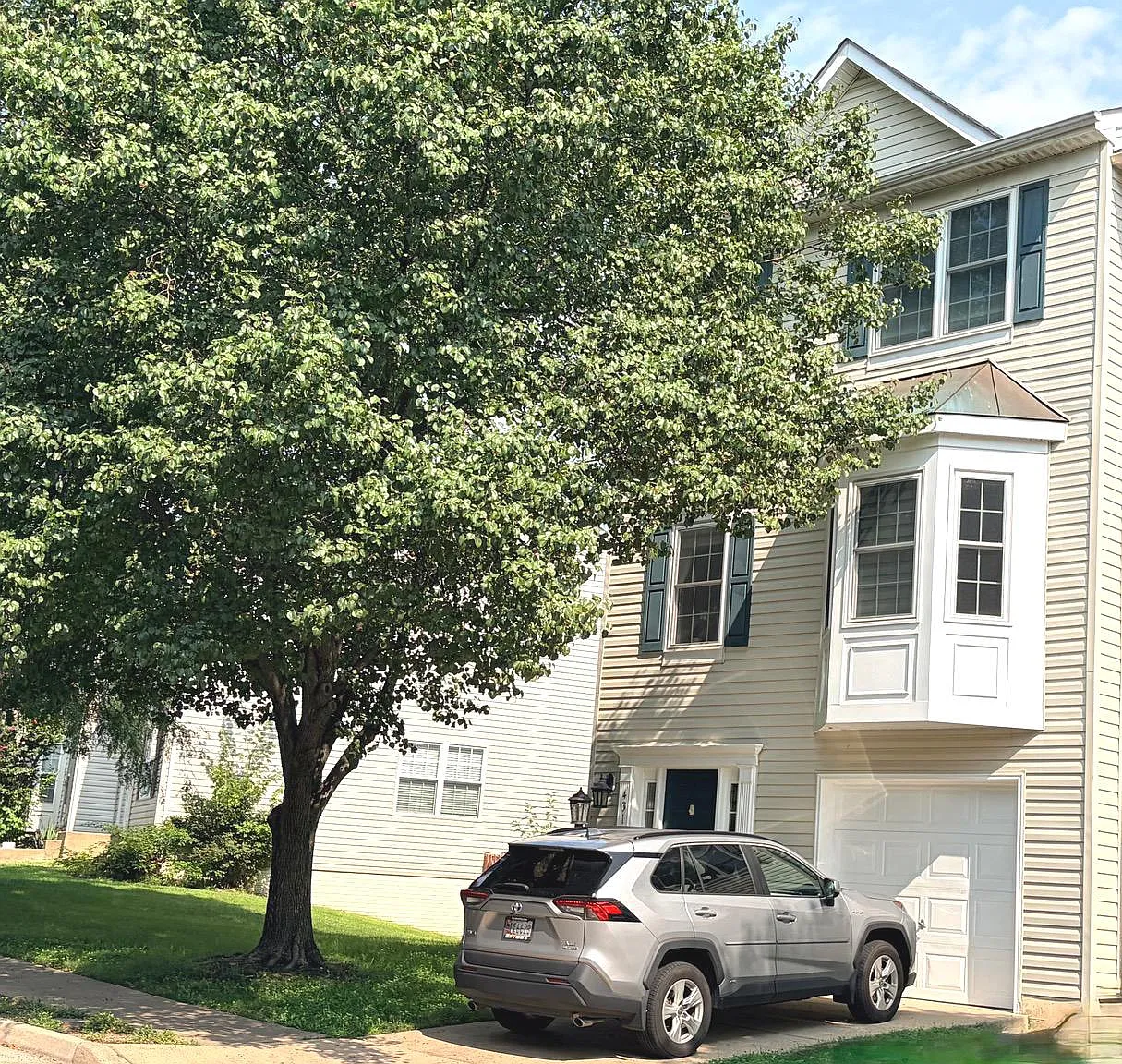 3 bed, 4.0 bath, 2829 sqft, $3,550 — Photo 1