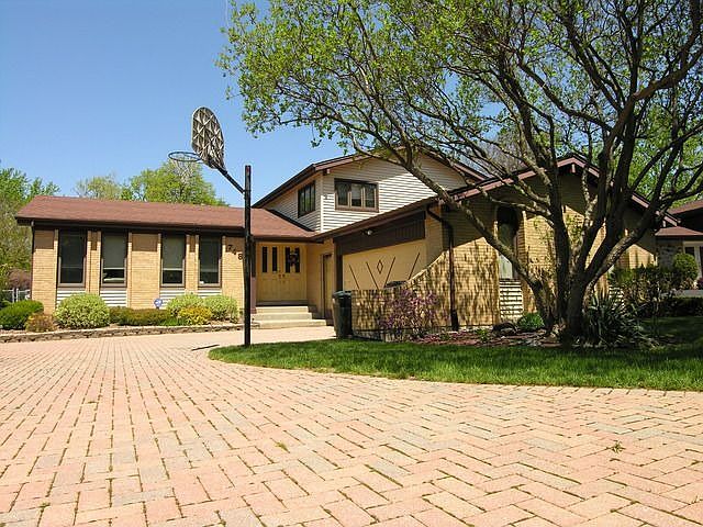 1st image of 748 Brentwood Dr