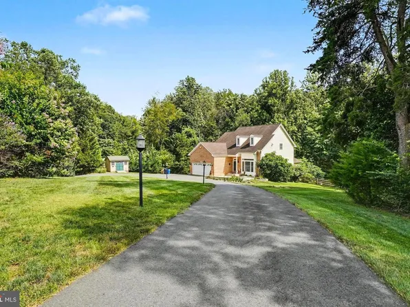 7855 Waller Dr, Manassas, VA 20111