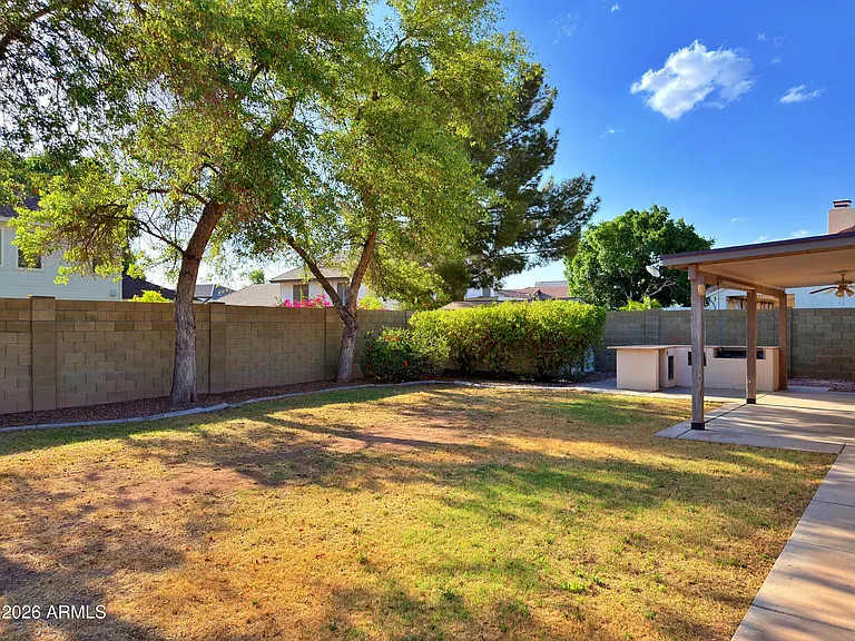 808 N Winthrop Cir — Photo 28