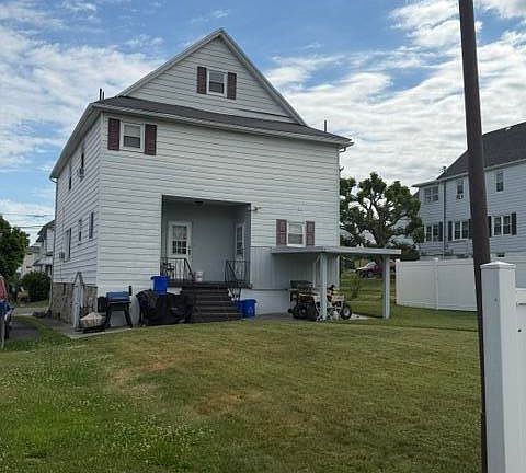 3rd image of 1337 Bryn Mawr St