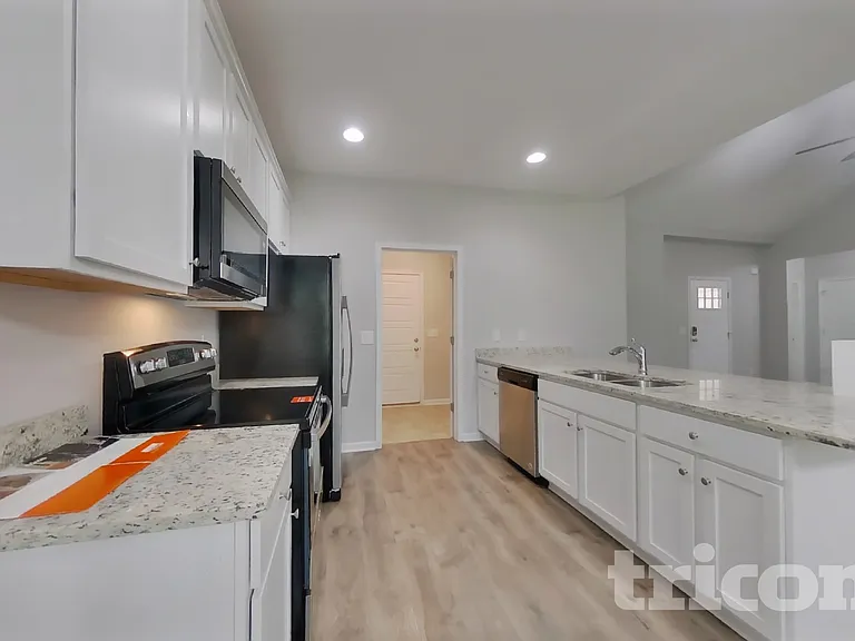 713 W Coker Way — Photo 5