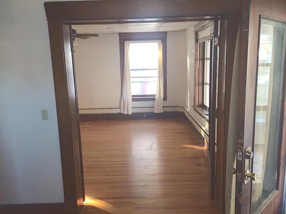 5th image of 428 S 29th St APT 2