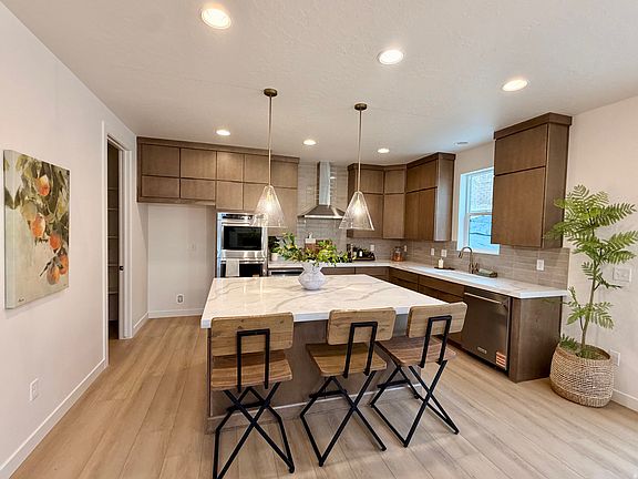 3rd image of 5948 N Canyon Rim Rd #617