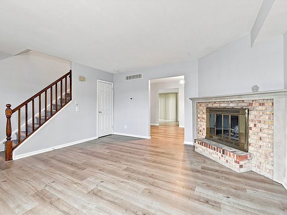 4th image of 701 Renner Rd