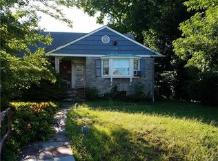 14 Governors Rd, Bronxville, NY 10708