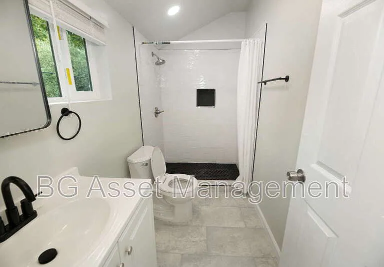 2803 Sabral Cir #A — Photo 13