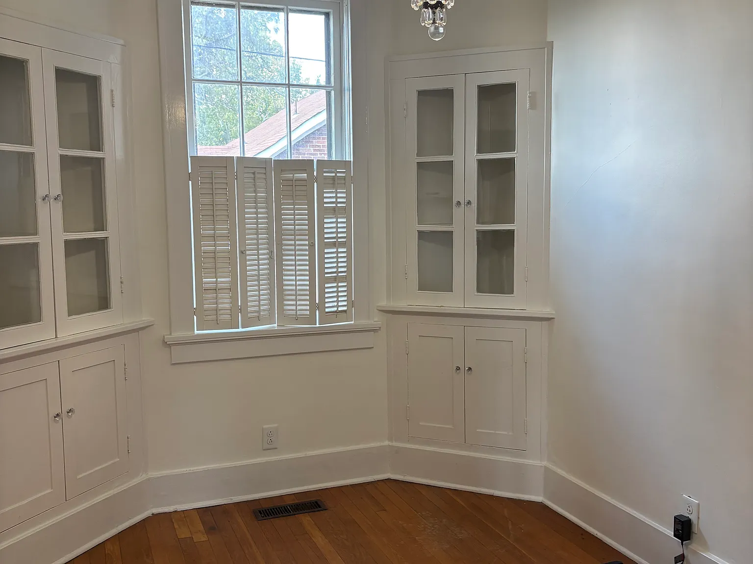2 bed, 1893 sqft, $2,000 — Photo 4