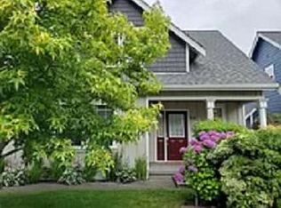 710 NE Day Lily Ln, Bainbridge Island, WA 98110