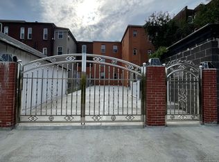 95 Elm St #1-2-3, Holyoke, MA 01040