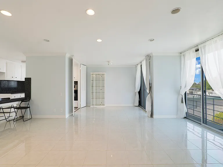 5301 Balboa Blvd #Q302 — Photo 9