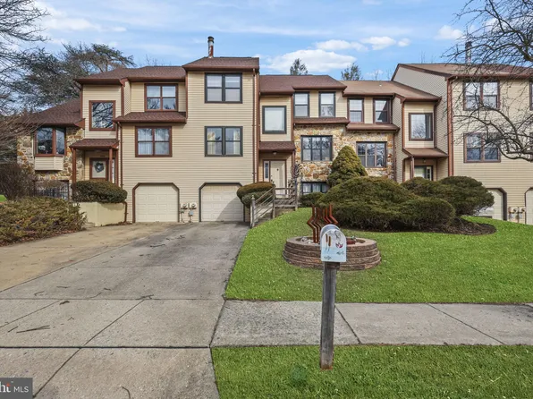 8607 Trumbauer Dr, Glenside, PA 19038