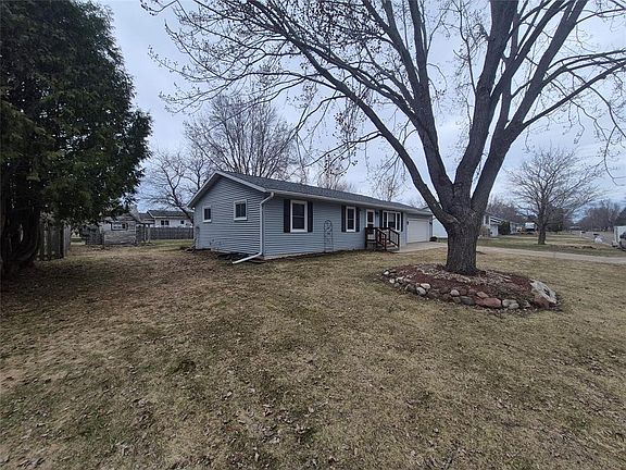 2nd image of 928 Yorkshire Avenue