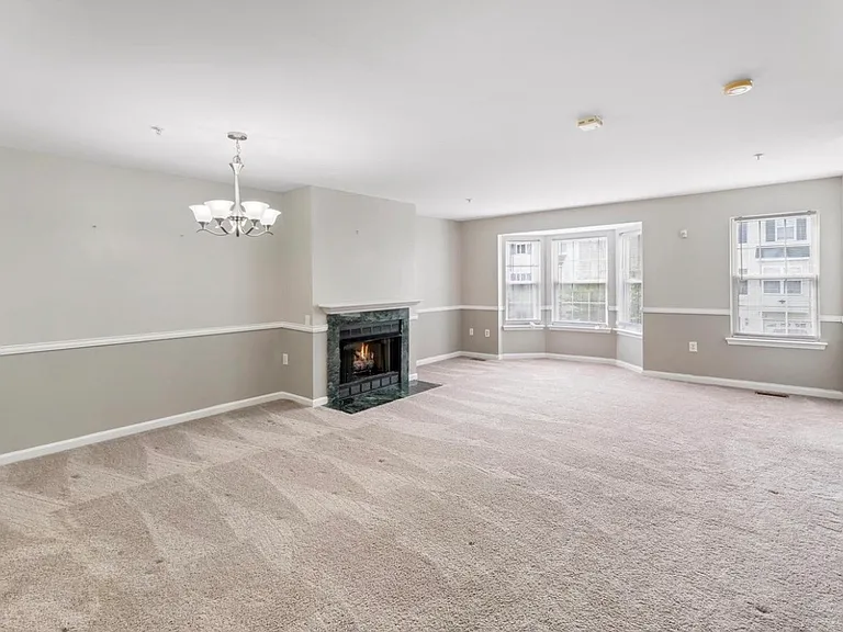 7016 Migliori Ct — Photo 9