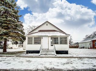 128 W Oak St, Butler, IN 46721